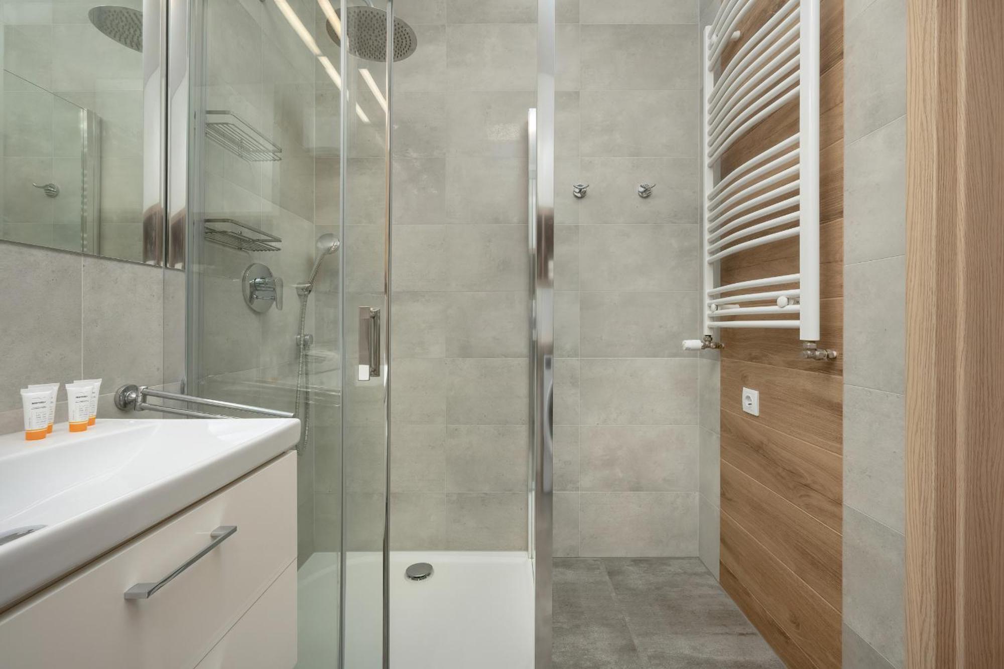 Apartment One Bedroom Nadodrze With Free Garage By Renters *