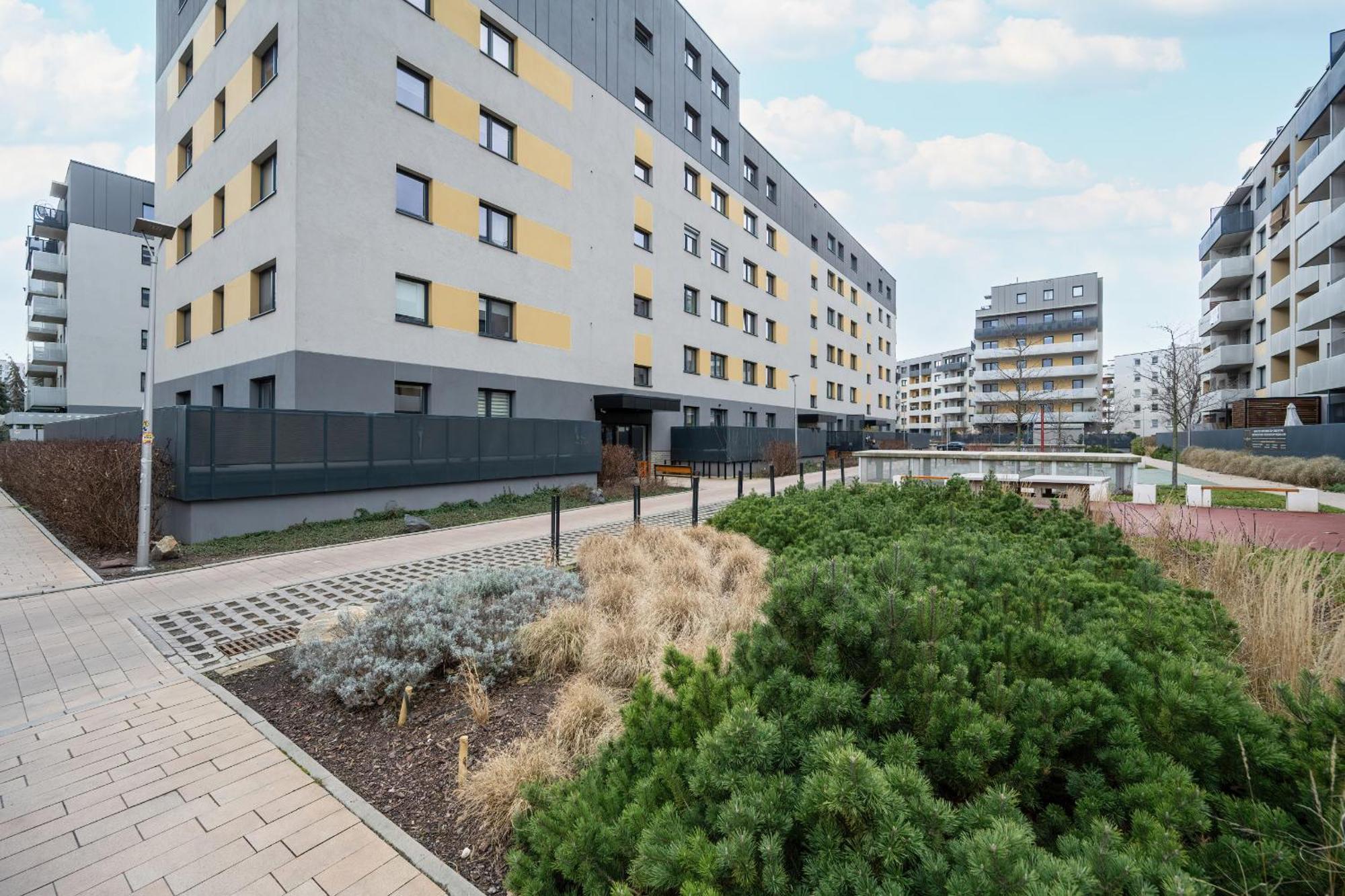 Apartamento One Bedroom Nadodrze With Free Garage By Renters Breslavia