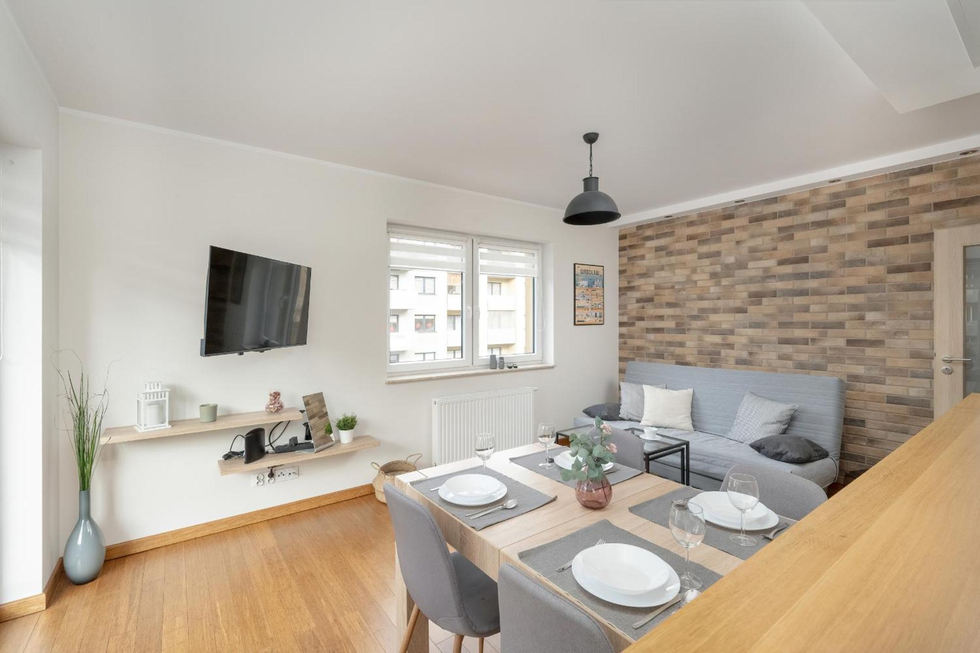 One Bedroom Nadodrze With Free Garage By Renters * Wroclaw
