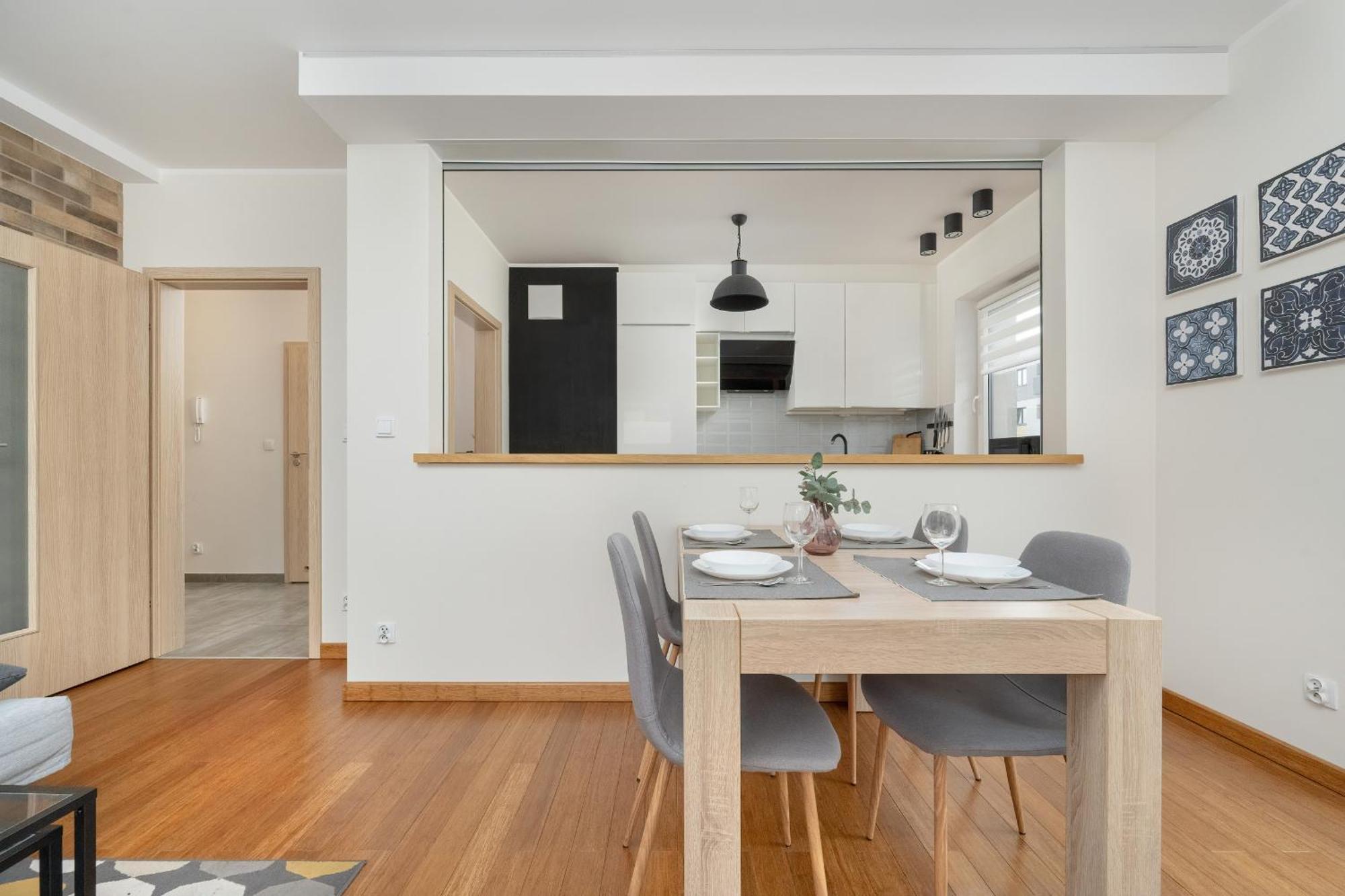 One Bedroom Nadodrze With Free Garage By Renters Breslavia