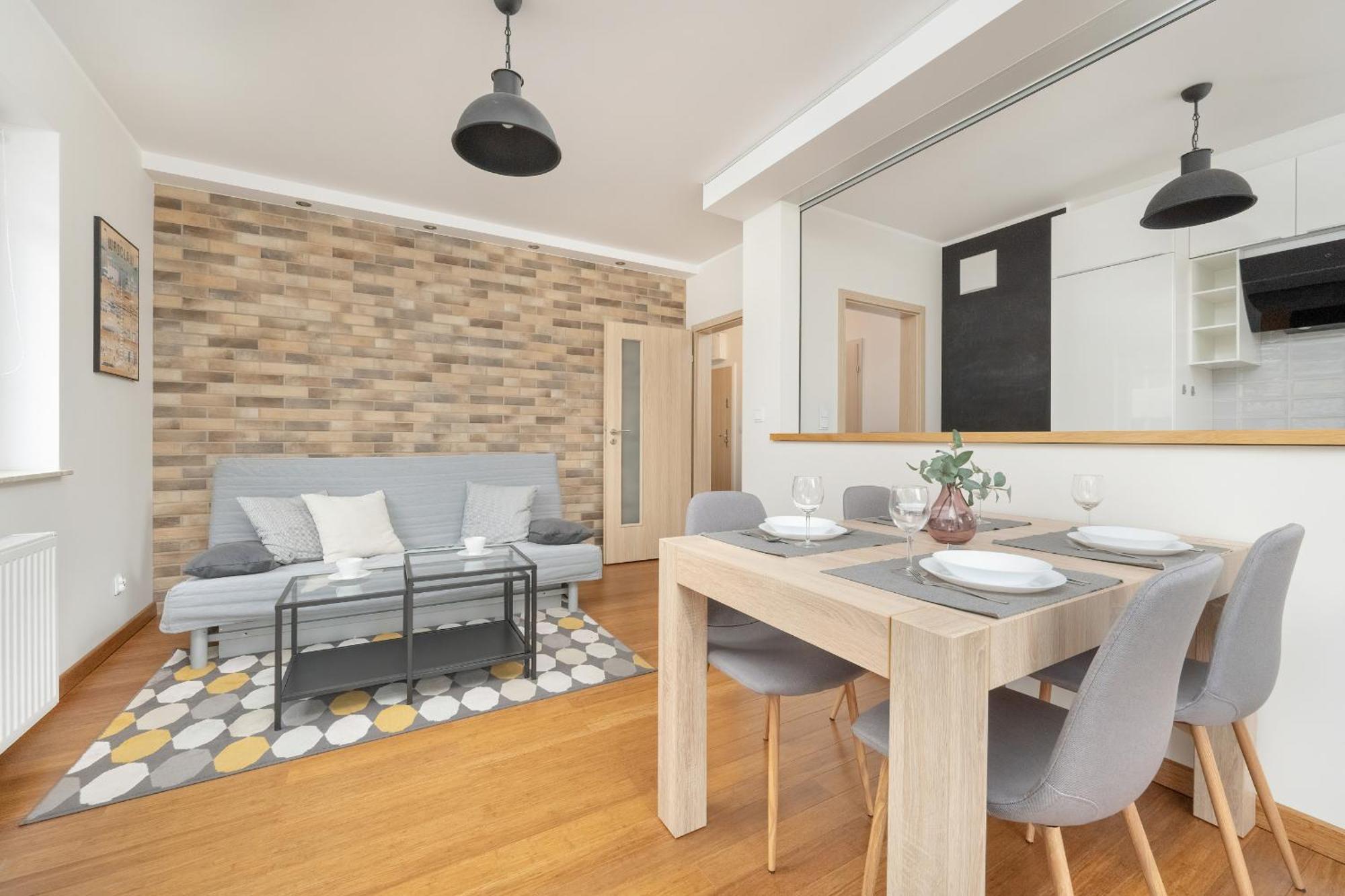 One Bedroom Nadodrze With Free Garage By Renters Apartment
