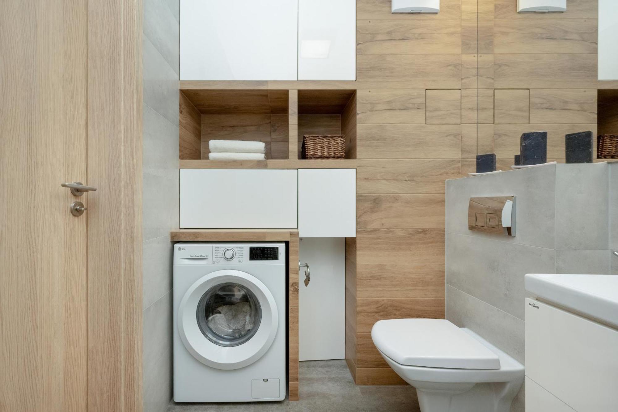 One Bedroom Nadodrze With Free Garage By Renters Apartment *